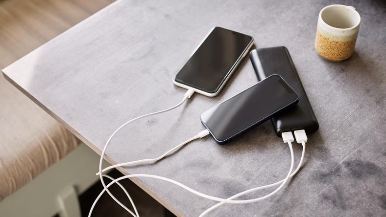 给手机充个电为啥有时快有时慢?